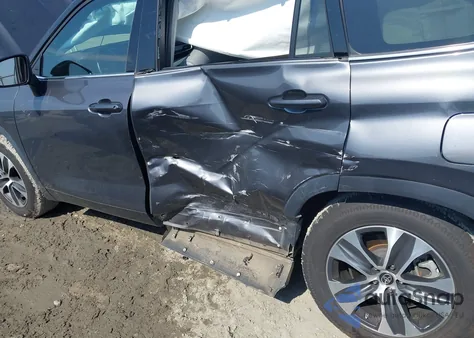 2021 Toyota Highlander Xle из США, поврежденный, VIN 5TDGZRAH9MS535974